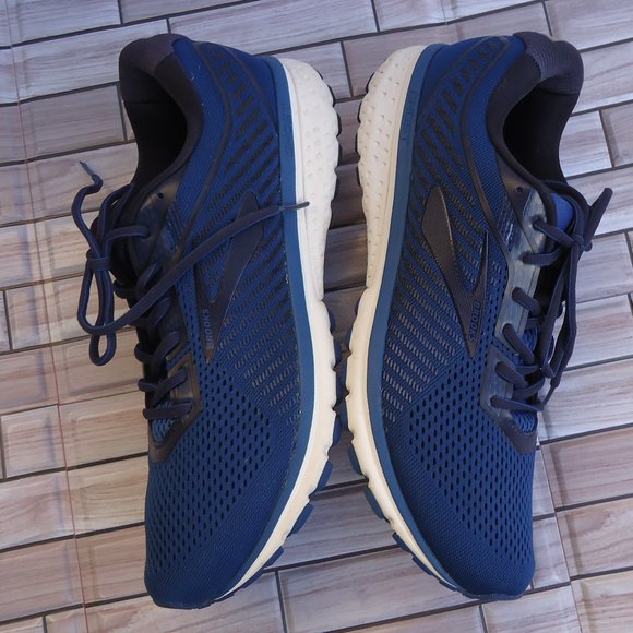 SIZE 14. BROOKS GOST 12 Men’s Athletic Running sneakers shoes. - Picture 7 of 16